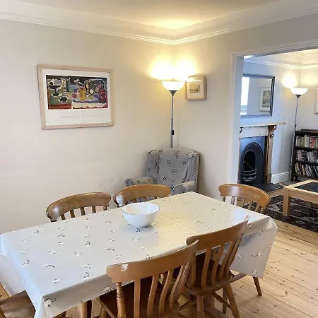 Holiday home 37 Trenwith Place, Charming Family & Garden! *