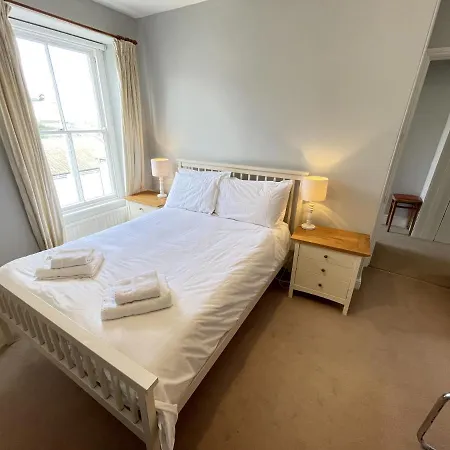 Holiday home 37 Trenwith Place, Charming Family & Garden!
