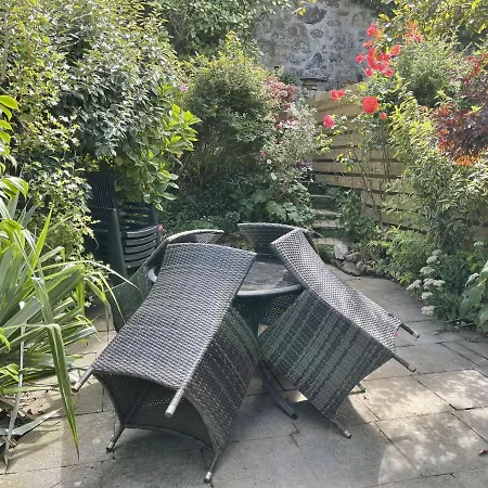 Ferienhaus 37 Trenwith Place, Charming Family & Garden!